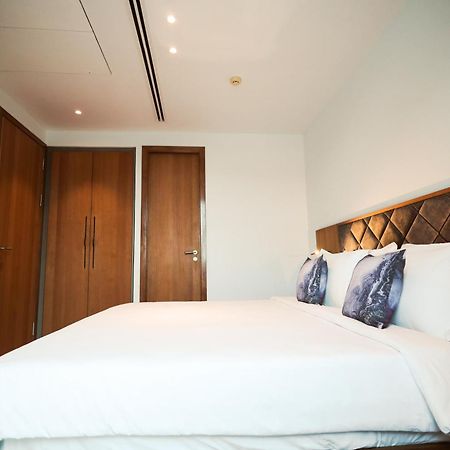 The World Surat Hotell Exteriör bild