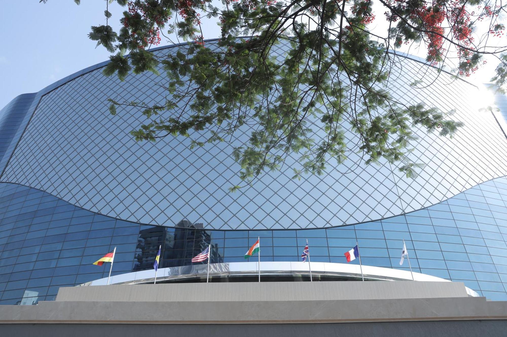 The World Surat Hotell Exteriör bild