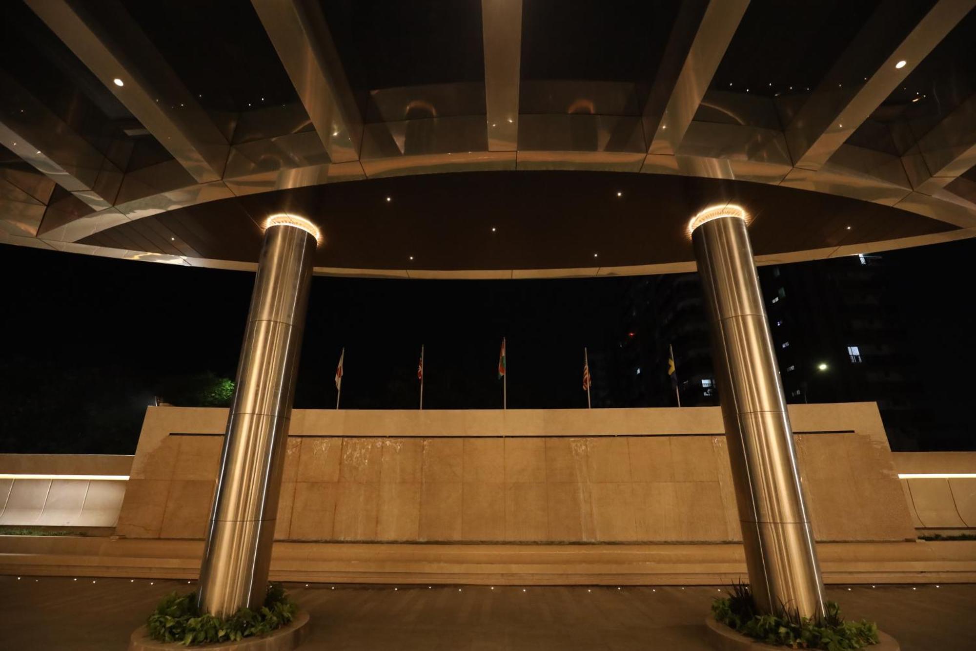 The World Surat Hotell Exteriör bild