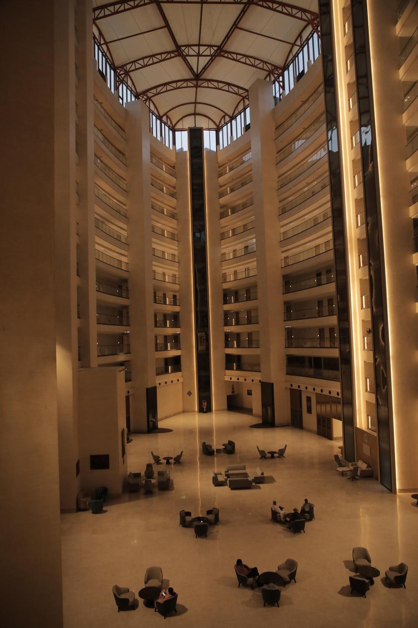 The World Surat Hotell Exteriör bild