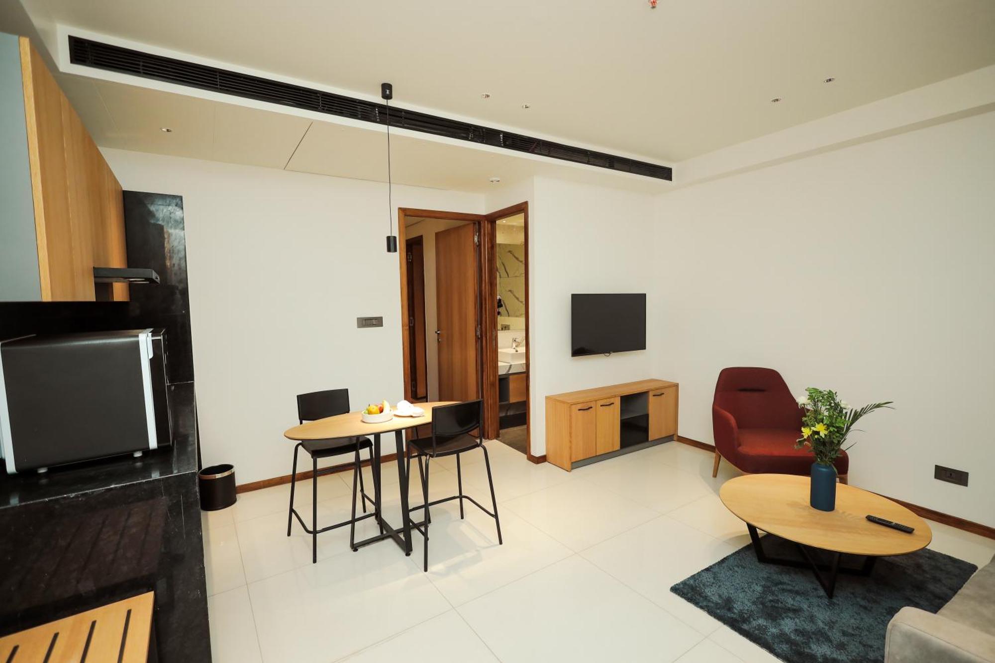 The World Surat Hotell Exteriör bild
