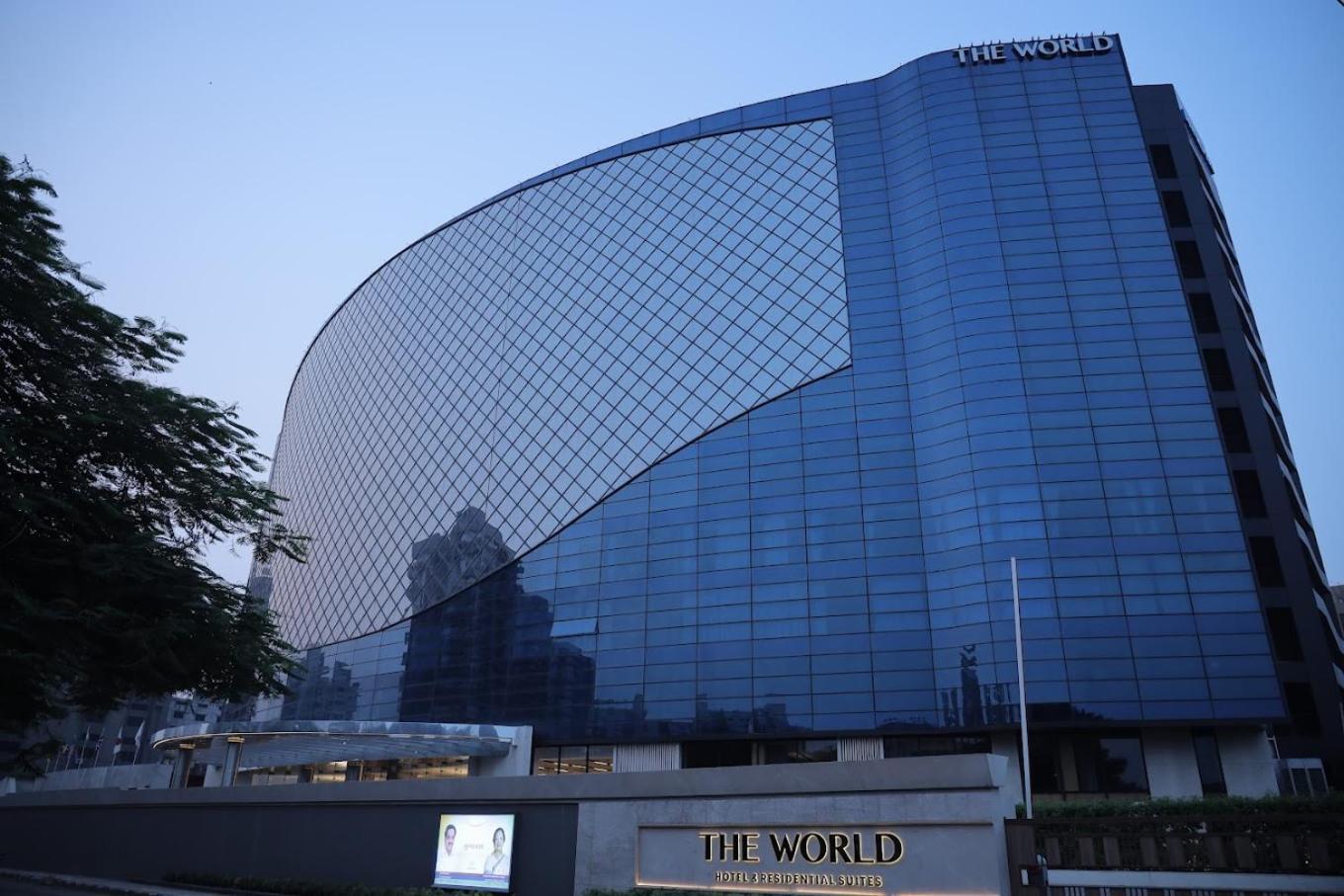 The World Surat Hotell Exteriör bild